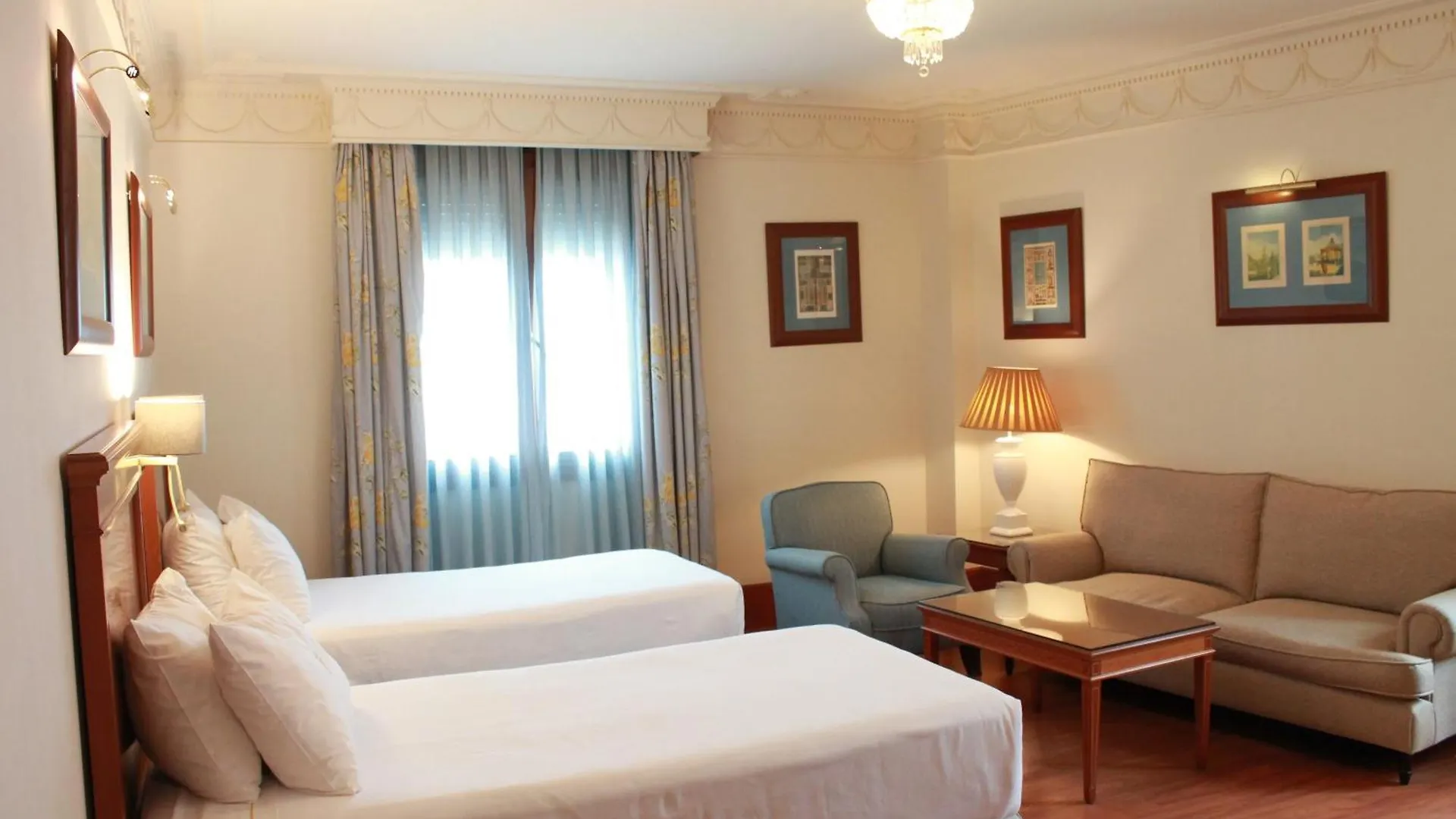 Hotel Inglaterra Seville 4*,